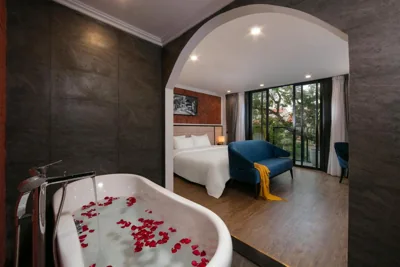 Suite mit Stadtblick — Marina Hotel